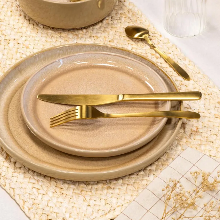 Assiette a dessert beige avec n