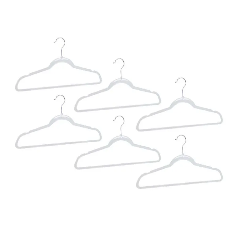 Cintres en plastique transparent