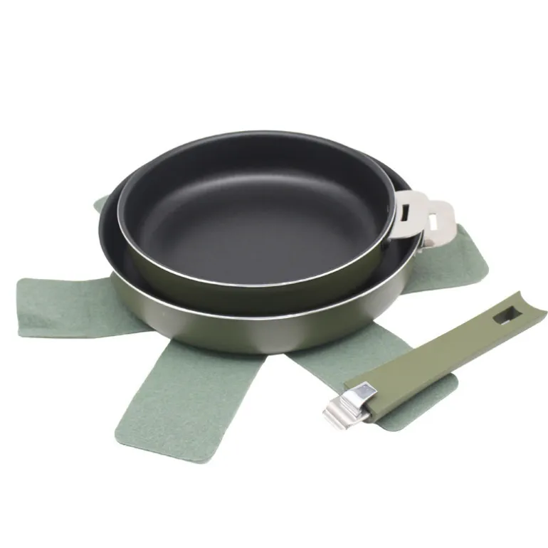 Lot de 2 poeles colorees