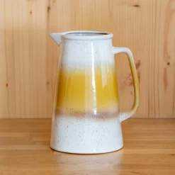 Pichet beige et brun