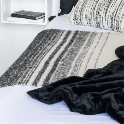 Plaid brosse noir et blanc 130x